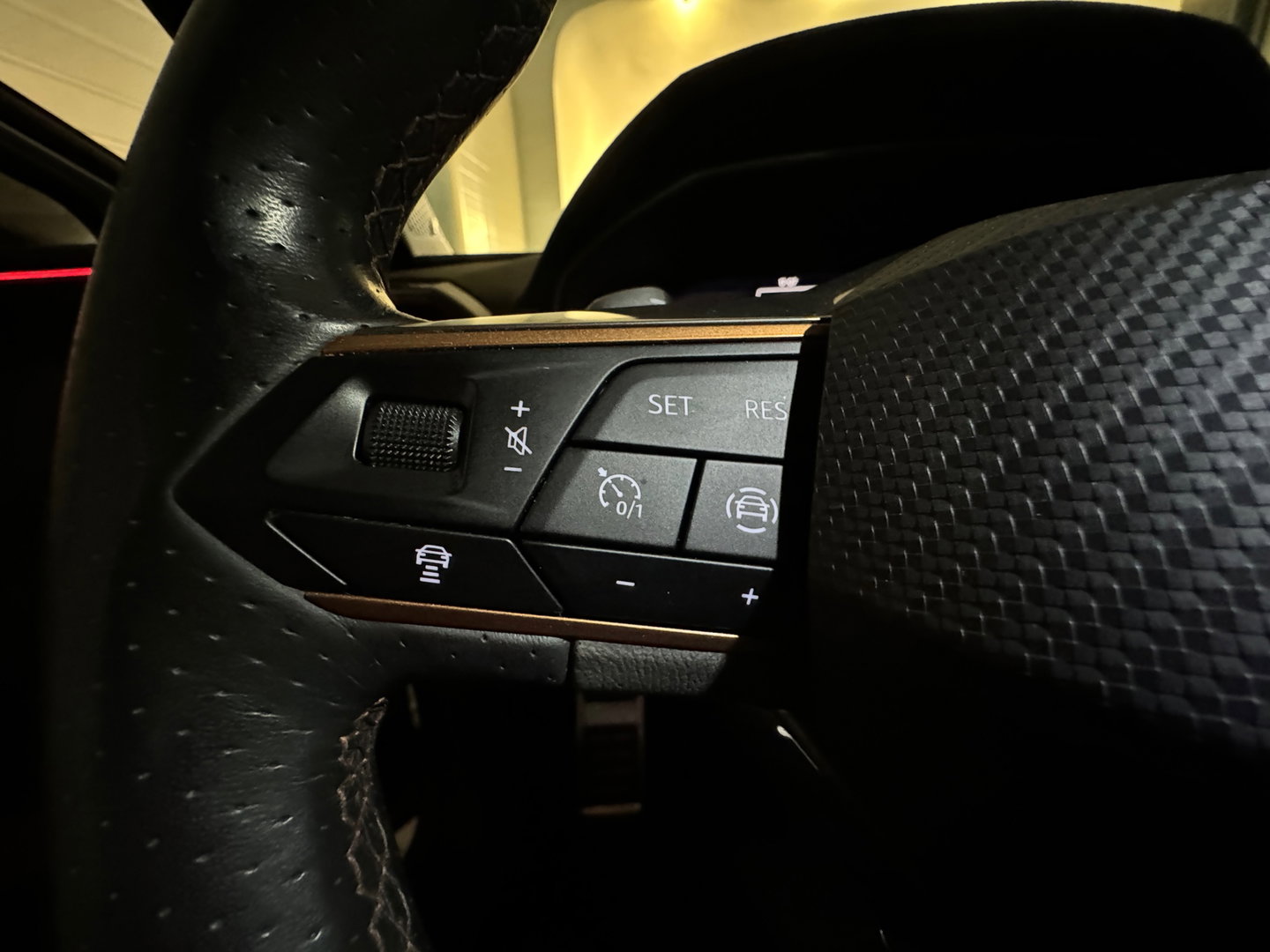 CUPRA Leon 2.0 TSI VZ 300PK Pano|Memory|Sfeer|Keyless|Beats