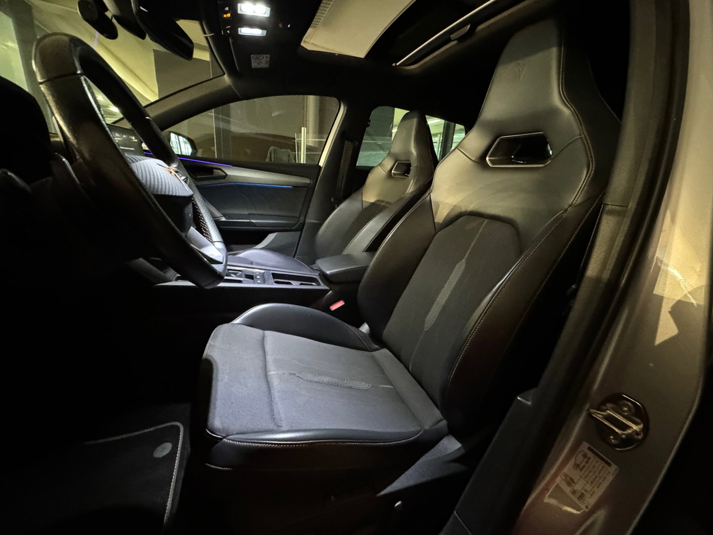 CUPRA Leon 2.0 TSI VZ 300PK Pano|Memory|Sfeer|Keyless|Beats