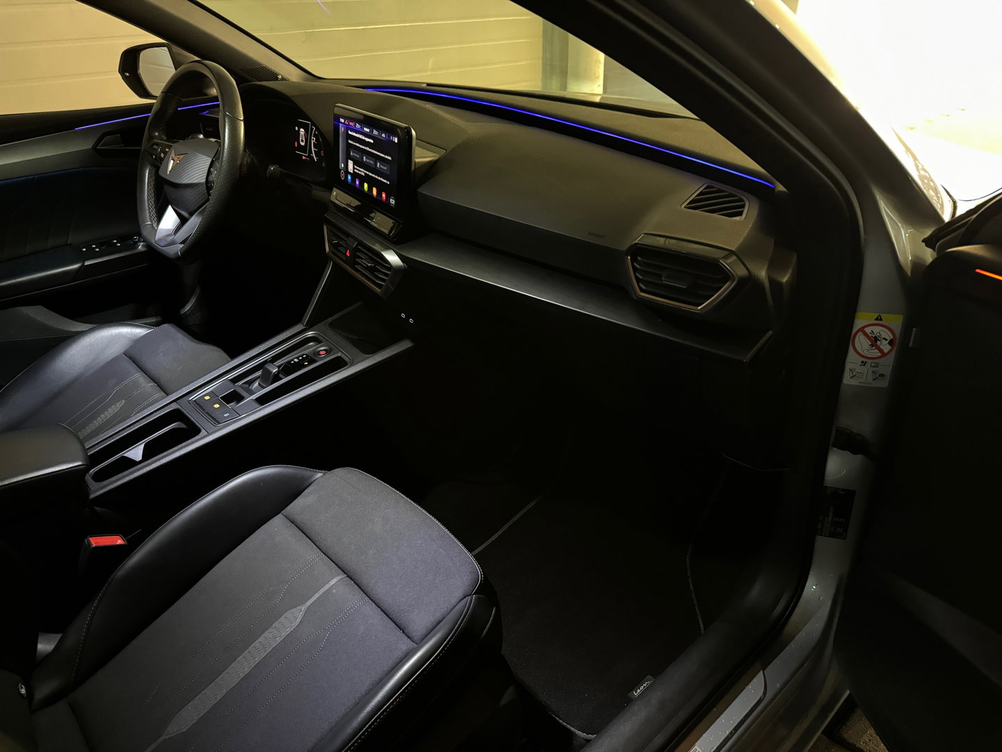 CUPRA Leon 2.0 TSI VZ 300PK Pano|Memory|Sfeer|Keyless|Beats