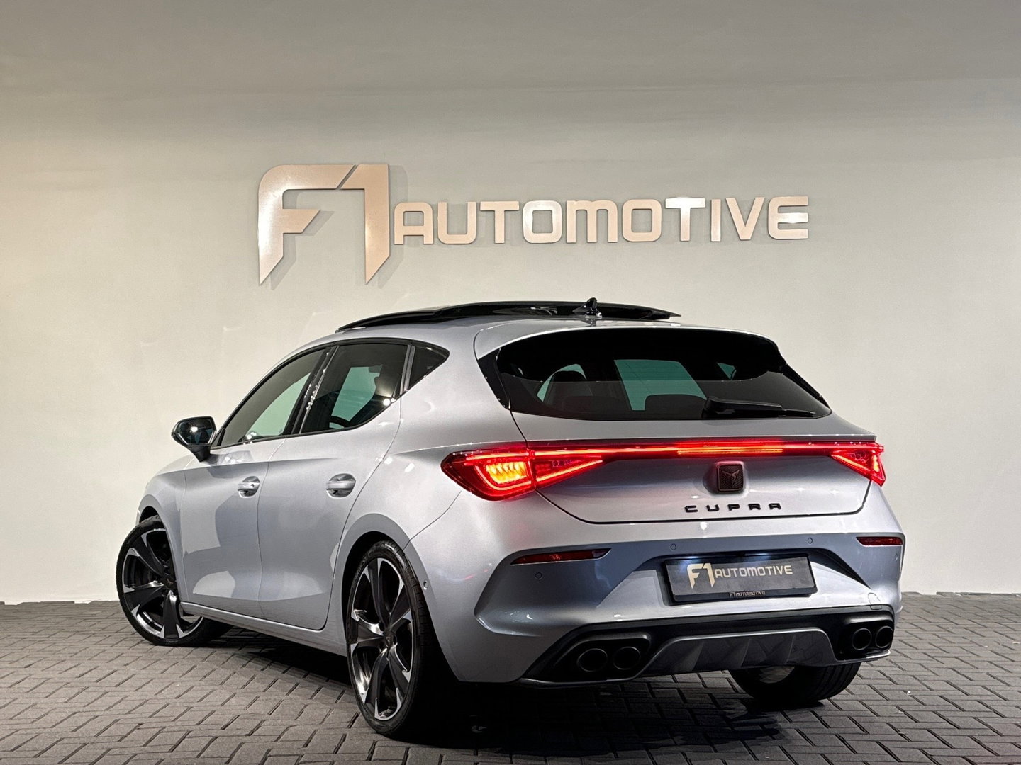CUPRA Leon 2.0 TSI VZ 300PK Pano|Memory|Sfeer|Keyless|Beats