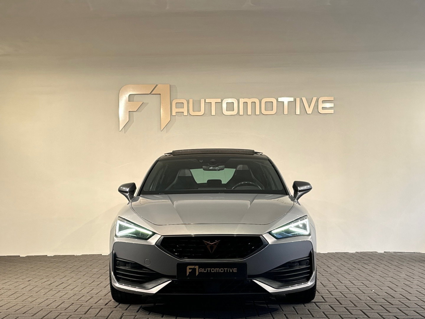 CUPRA Leon 2.0 TSI VZ 300PK Pano|Memory|Sfeer|Keyless|Beats