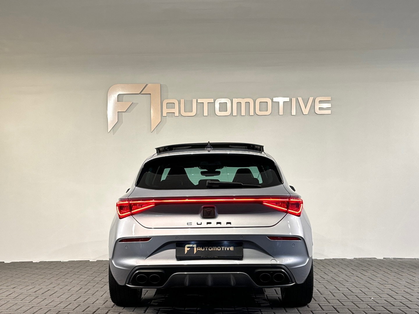 CUPRA Leon 2.0 TSI VZ 300PK Pano|Memory|Sfeer|Keyless|Beats