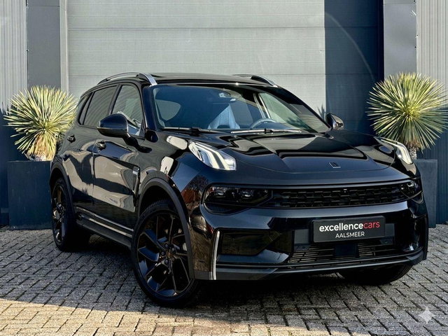 Lynk & Co 01 - 1.5 Plug-In|Vol Black Edition|Zwarte Hemel|Pano