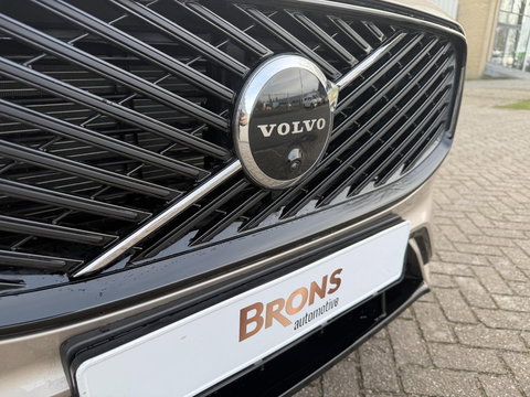 Volvo XC60 2.0 T8 Plug-in hybrid AWD Plus Dark Trekhaak l 360 l 455PK