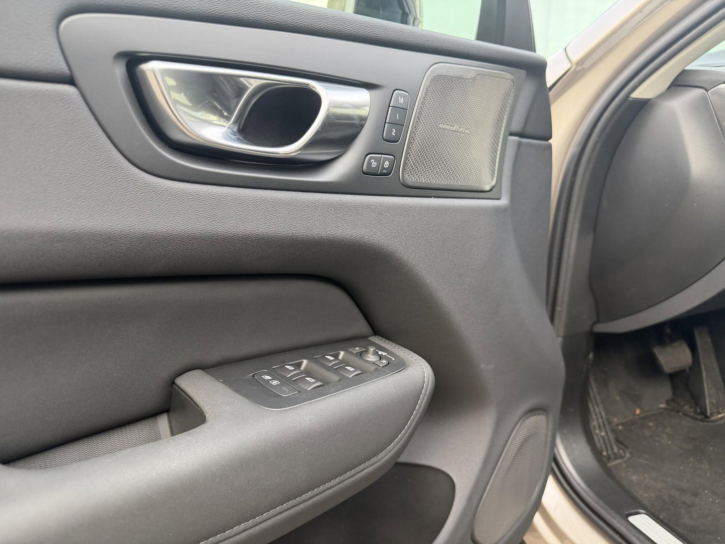 Volvo XC60 2.0 T8 Plug-in hybrid AWD Plus Dark Trekhaak l 360 l 455PK