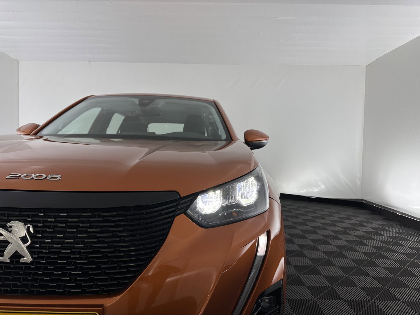 Peugeot 2008 1.2 PureTech Blue Lease Active Aut. *FULL-LED | NAVI-FULLMAP | DIGI-COCKPIT | HEATED-SPORTSEATS | CAMERA | SHIFT-PADDLES | ECC | PDC | CRUISE | CARPLAY  | TOWBAR | 16"ALU*