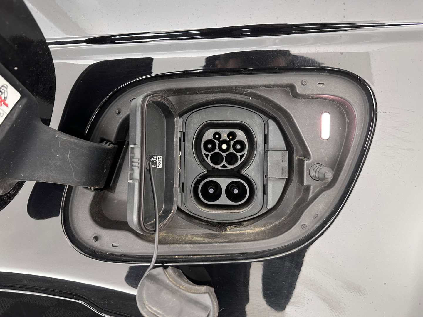 Land Rover Discovery Sport P300e 1.5 R-Dynamic HSE (Plug-in) (INCL.BTW) *LEATHER | FULL-LED | DIGI-COCKPIT | BLINDSPOT | KEYLESS | SHIFT-PADDLES | PRIVACY-GLASS | NAVI-FULLMAP | ECC | PDC | CRUISE | 20''ALU*