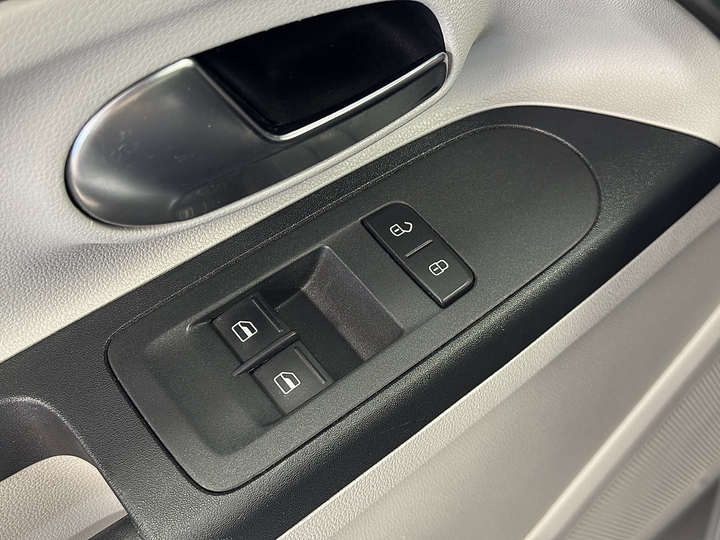 SEAT Mii 1.0 Style Connect | Origineel Nederlands | NAP | 5 Deurs! | Navigatie | Airconditioning | Automatische Verlichting | Isofix | Rem assistent Elektrische Ramen |