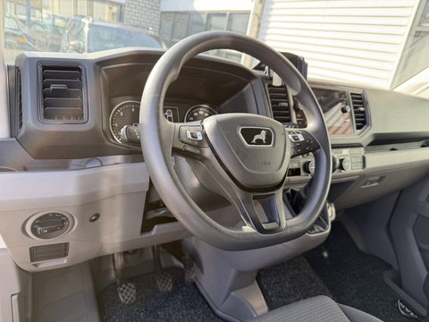 MAN TGE 35 2.0 Lang L4 Super Hoog 177pk bakwagen met Dhollandia laadklep / euro 6 / bpm vrij / vaste prijs rijklaar € 38.950 ex btw / lease vanaf € 636 / zwart metallic