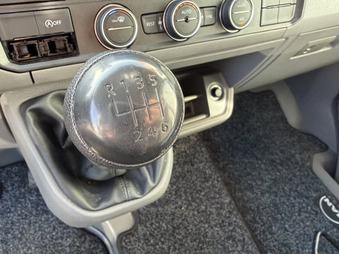 MAN TGE 35 2.0 Lang L4 Super Hoog 177pk bakwagen met Dhollandia laadklep / euro 6 / bpm vrij / vaste prijs rijklaar € 38.950 ex btw / lease vanaf € 636 / zwart metallic