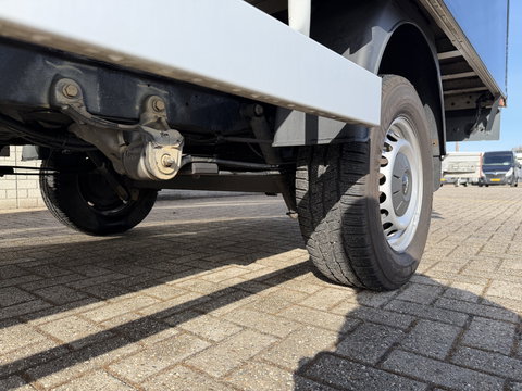 MAN TGE 35 2.0 Lang L4 Super Hoog 177pk bakwagen met Dhollandia laadklep / euro 6 / bpm vrij / vaste prijs rijklaar € 38.950 ex btw / lease vanaf € 636 / zwart metallic