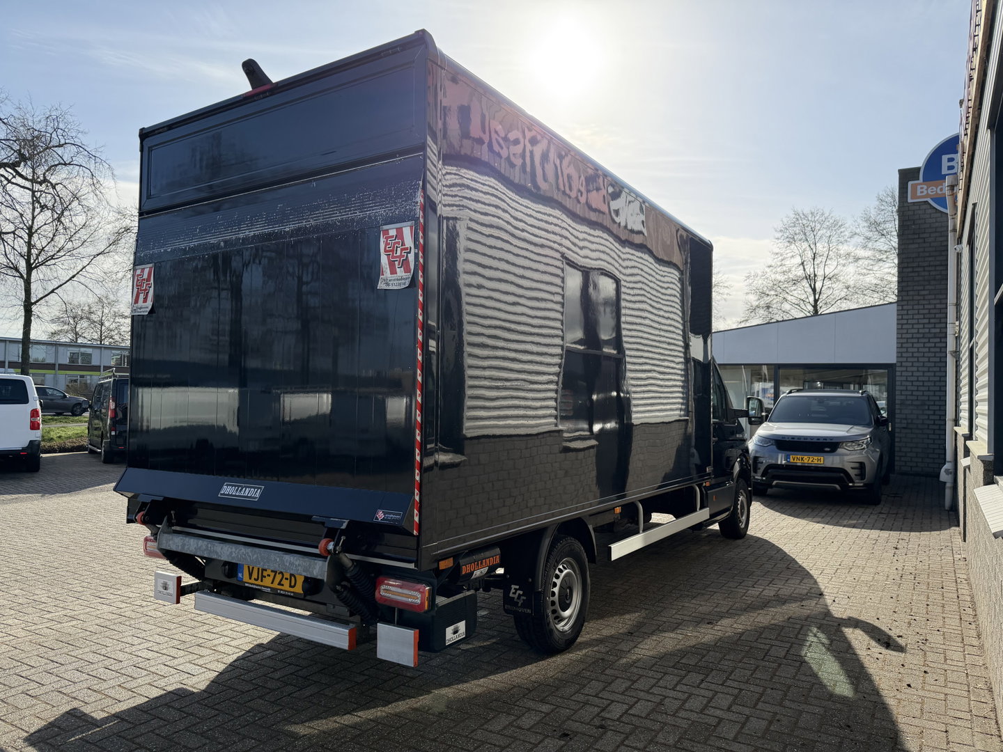 MAN TGE 35 2.0 Lang L4 Super Hoog 177pk bakwagen met Dhollandia laadklep / euro 6 / bpm vrij / vaste prijs rijklaar € 38.950 ex btw / lease vanaf € 636 / zwart metallic
