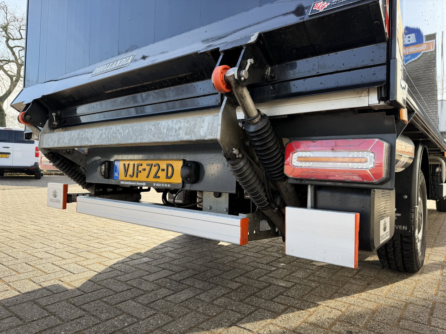 MAN TGE 35 2.0 Lang L4 Super Hoog 177pk bakwagen met Dhollandia laadklep / euro 6 / bpm vrij / vaste prijs rijklaar € 38.950 ex btw / lease vanaf € 636 / zwart metallic