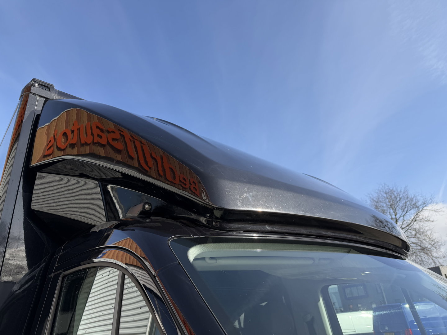 MAN TGE 35 2.0 Lang L4 Super Hoog 177pk bakwagen met Dhollandia laadklep / euro 6 / bpm vrij / vaste prijs rijklaar € 38.950 ex btw / lease vanaf € 636 / zwart metallic