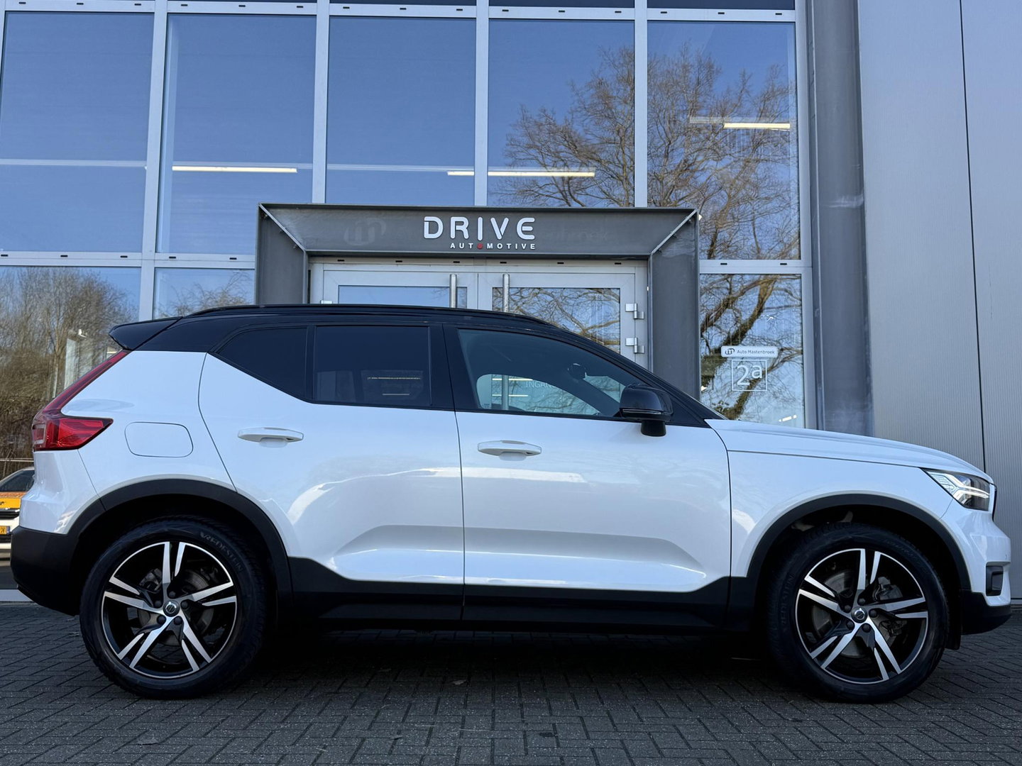 Volvo XC40 1.5 T5 Recharge 262 PK R-Design |H/K|Winterpakket|Cam|Trekhaak