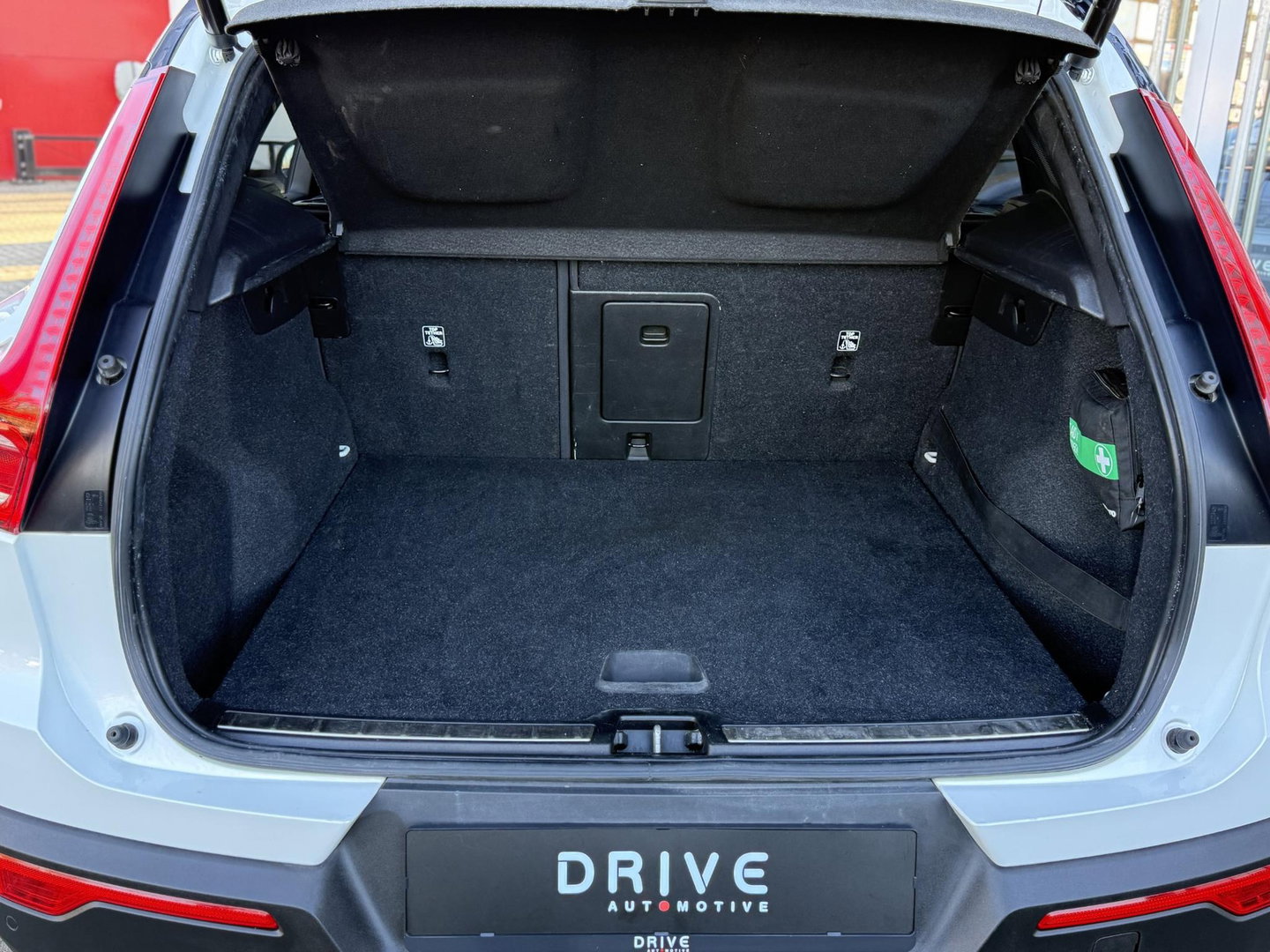 Volvo XC40 1.5 T5 Recharge 262 PK R-Design |H/K|Winterpakket|Cam|Trekhaak