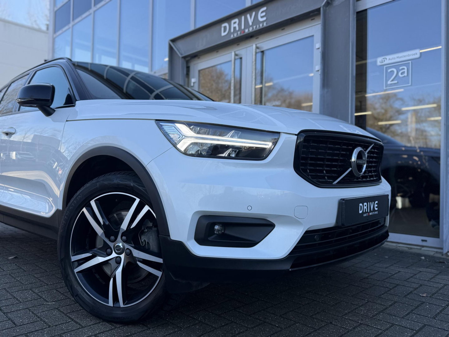 Volvo XC40 1.5 T5 Recharge 262 PK R-Design |H/K|Winterpakket|Cam|Trekhaak