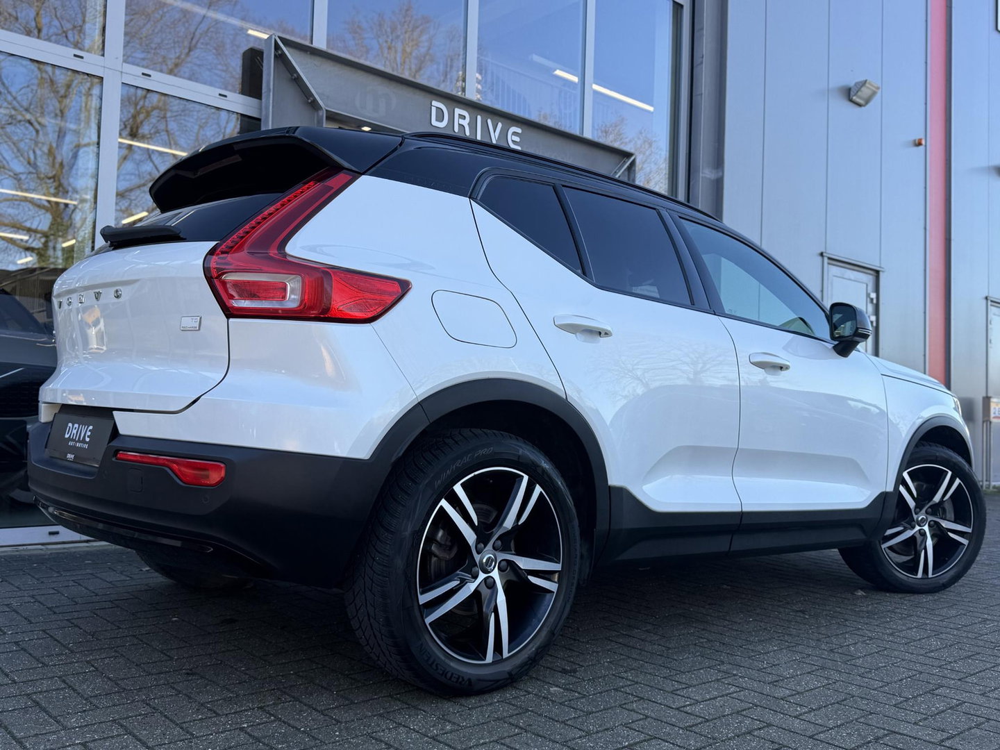 Volvo XC40 1.5 T5 Recharge 262 PK R-Design |H/K|Winterpakket|Cam|Trekhaak