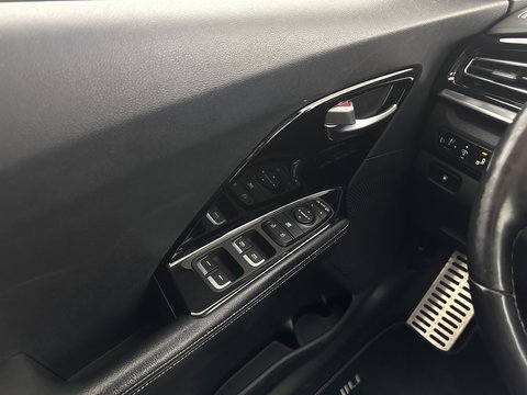 Kia Niro 1.6 GDi Hybrid DynamicPlusLine (INCL.BTW) Aut. *LEATHER | FULL-LED | ADAPTIVE-CRUISE | BLINDSPOT | HEATED-COMFORTSEATS | CAMERA | KEYLESS | NAVI-FULLMAP | AMBIENTLIGHT | LANE-ASSIST | 16''ALU*