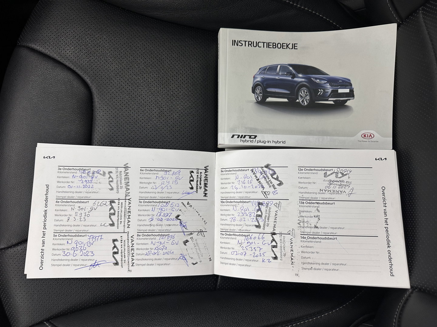 Kia Niro 1.6 GDi Hybrid DynamicPlusLine (INCL.BTW) Aut. *LEATHER | FULL-LED | ADAPTIVE-CRUISE | BLINDSPOT | HEATED-COMFORTSEATS | CAMERA | KEYLESS | NAVI-FULLMAP | AMBIENTLIGHT | LANE-ASSIST | 16''ALU*