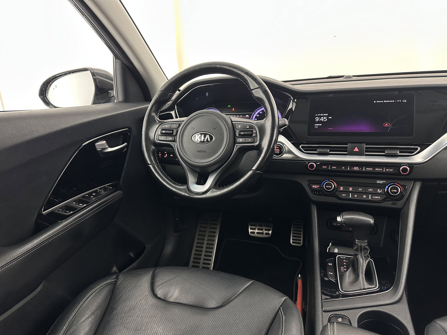 Kia Niro 1.6 GDi Hybrid DynamicPlusLine (INCL.BTW) Aut. *LEATHER | FULL-LED | ADAPTIVE-CRUISE | BLINDSPOT | HEATED-COMFORTSEATS | CAMERA | KEYLESS | NAVI-FULLMAP | AMBIENTLIGHT | LANE-ASSIST | 16''ALU*