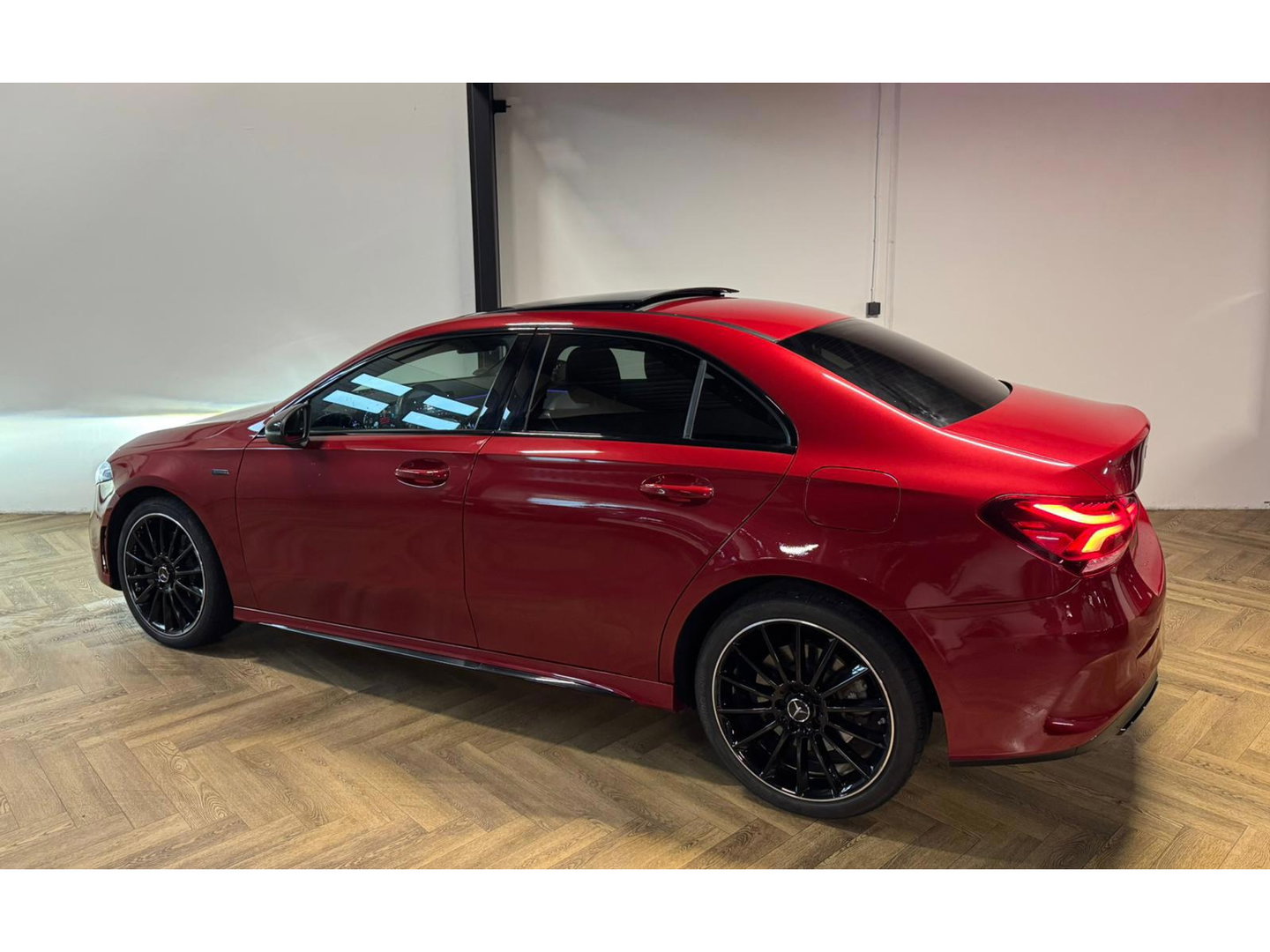 Mercedes-Benz A-Klasse 250 e AMG PANO SFEER CAM'