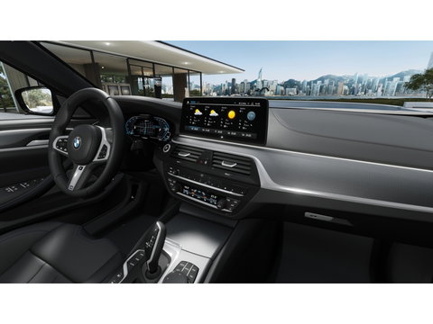BMW 5 Serie 530e 292PK X-Drive M-Sport / Softclose / Individual / 360° / M-S