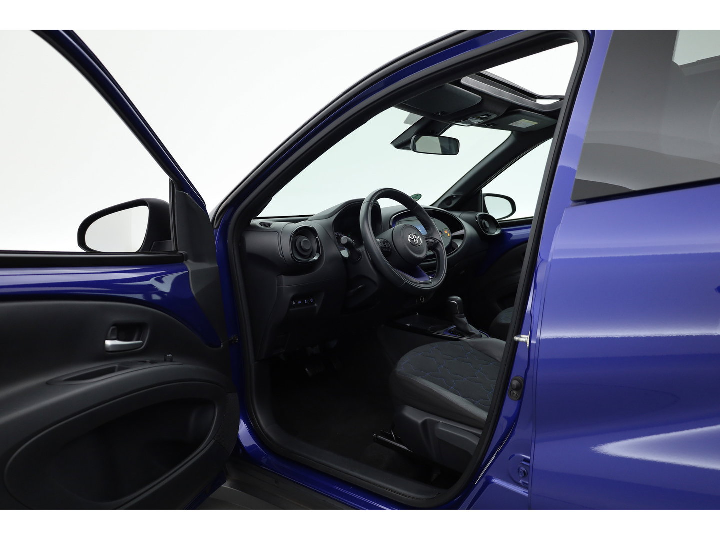 Toyota Aygo X 1.0 VVT-i S-CVT Envy | Softtop | JBL Audio | Adapt. Cruise | Camera | Apple CarPlay | LED | 18''