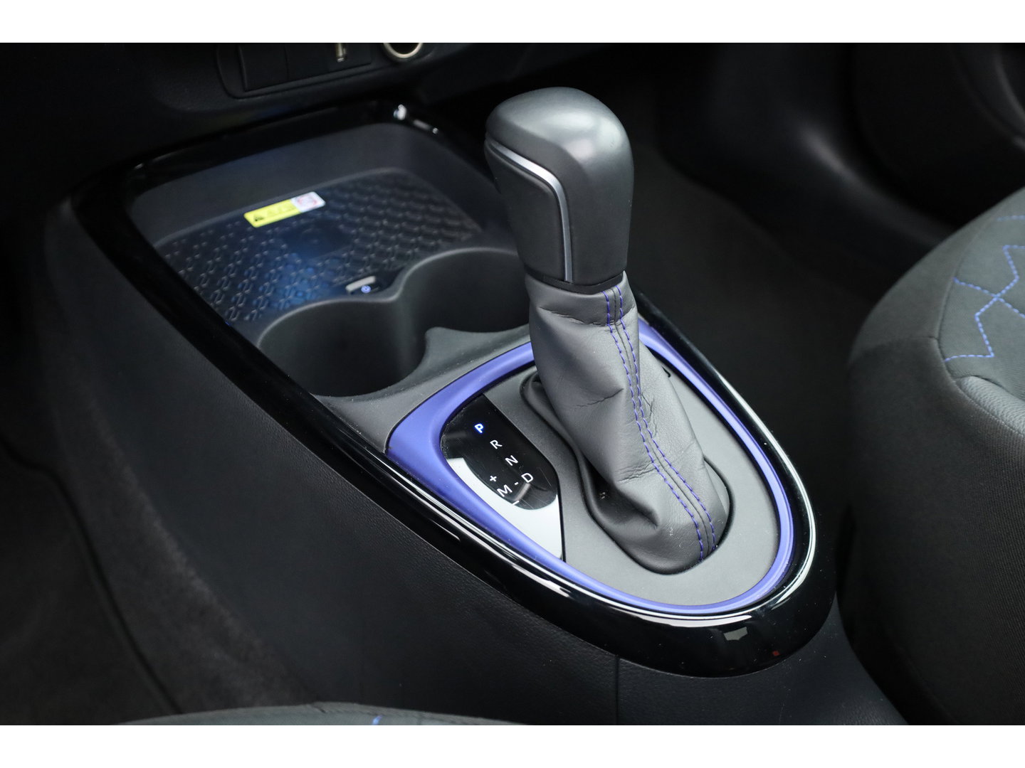 Toyota Aygo X 1.0 VVT-i S-CVT Envy | Softtop | JBL Audio | Adapt. Cruise | Camera | Apple CarPlay | LED | 18''