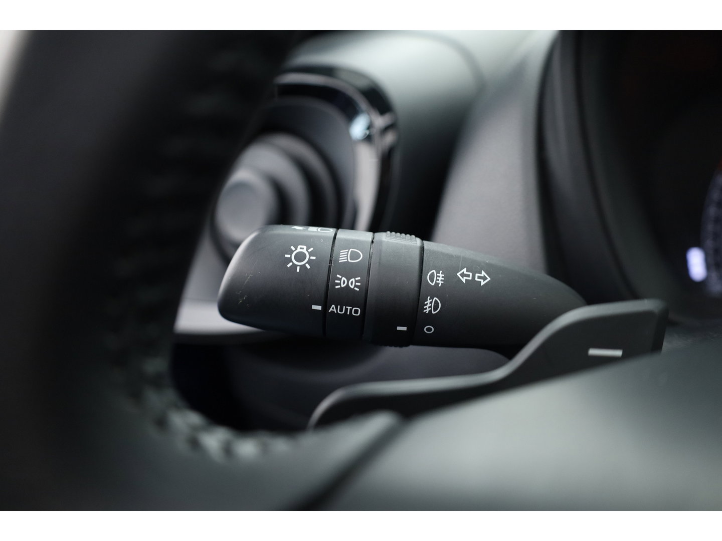 Toyota Aygo X 1.0 VVT-i S-CVT Envy | Softtop | JBL Audio | Adapt. Cruise | Camera | Apple CarPlay | LED | 18''