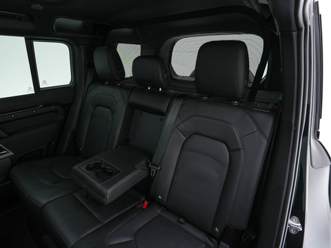 Land Rover Defender 110 2.0 P400e 110 XS Edition (Plug-in) (INCL.BTW) *PANO | LUXURY-LEATHER | FULL-LED | MERIDIAN-SOUND | BLIND-SPOT | TOP-VIEW | AIR-SUSPENSION | CCS-FASTLOADER | HEATED-COMFORTSEATS | KEYLESS | CARPLAY | LANE-ASISSIT | DAB+ | 20''A