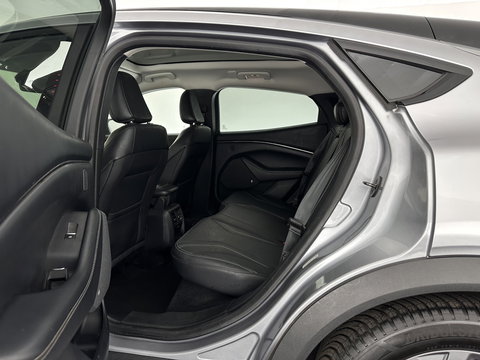 Ford Mustang Mach-E RWD 75 kWh [ 3-Fase ] (INCL.BTW) *LEATHER | FULL-LED | DAB | DIGI-COCKPIT | KEYLESS | NAVI-FULLMAP | CARPLAY | HEATED-COMFORTSEATS | TOPVIEW | ADAPTIVE-CRUISE | PRIVACY-GLASS | 18'' ALU*
