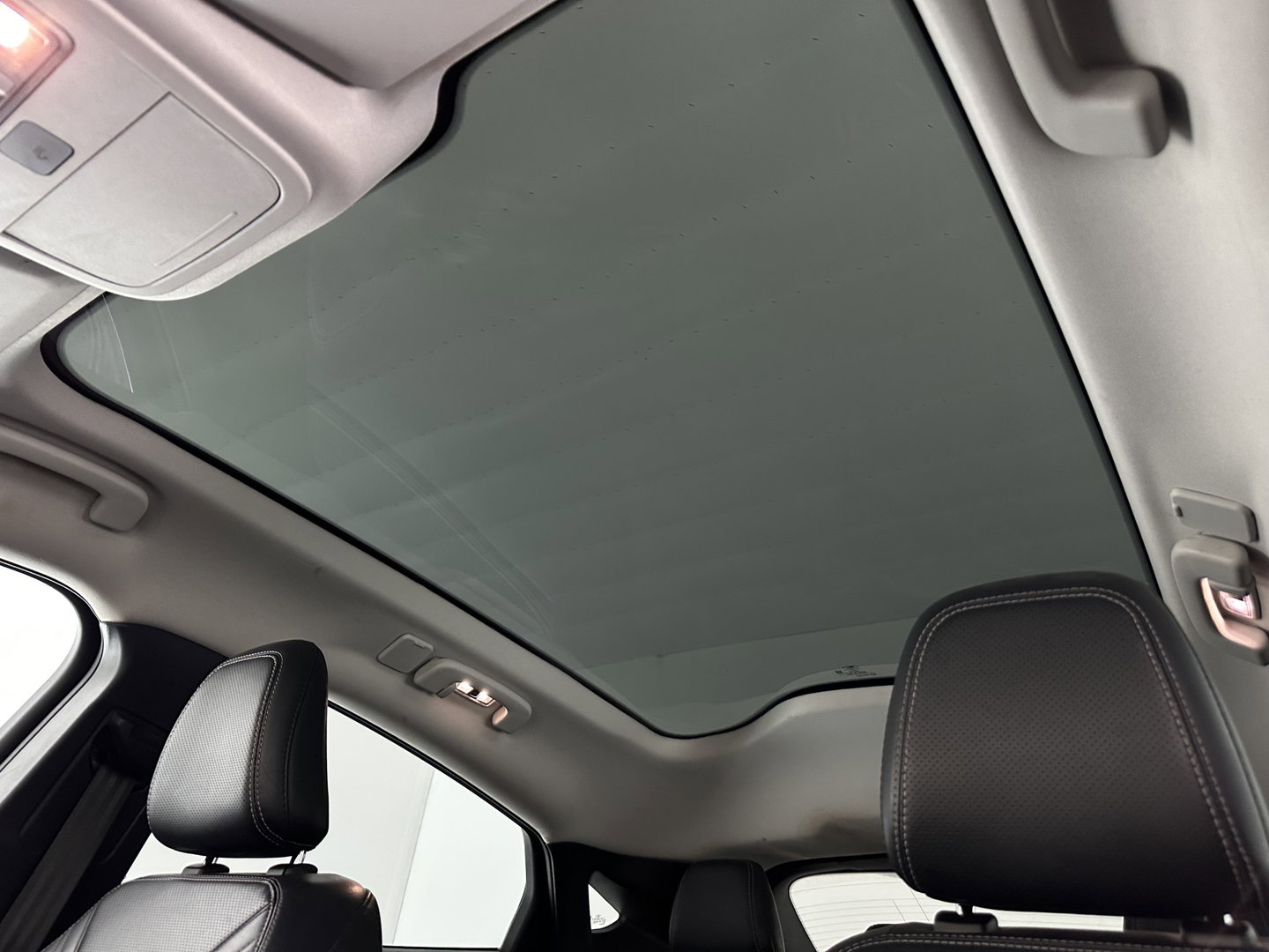 Ford Mustang Mach-E RWD 75 kWh [ 3-Fase ] (INCL.BTW) *LEATHER | FULL-LED | DAB | DIGI-COCKPIT | KEYLESS | NAVI-FULLMAP | CARPLAY | HEATED-COMFORTSEATS | TOPVIEW | ADAPTIVE-CRUISE | PRIVACY-GLASS | 18'' ALU*