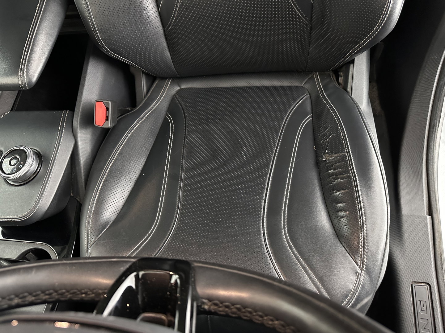 Ford Mustang Mach-E RWD 75 kWh [ 3-Fase ] (INCL.BTW) *LEATHER | FULL-LED | DAB | DIGI-COCKPIT | KEYLESS | NAVI-FULLMAP | CARPLAY | HEATED-COMFORTSEATS | TOPVIEW | ADAPTIVE-CRUISE | PRIVACY-GLASS | 18'' ALU*