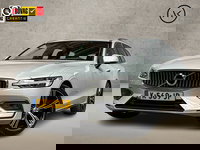 Volvo V60 - 2.0 B3 Inscription 163Pk Automaat (APPLE CARPLAY, MEMORY SEATS, LEDER, HARMAN/KARDON, STOELVERWARMING VOOR/ACHTER, CAMERA, ELEK ACHTERKLEP, TREKHAAK, NIEUWSTAAT)