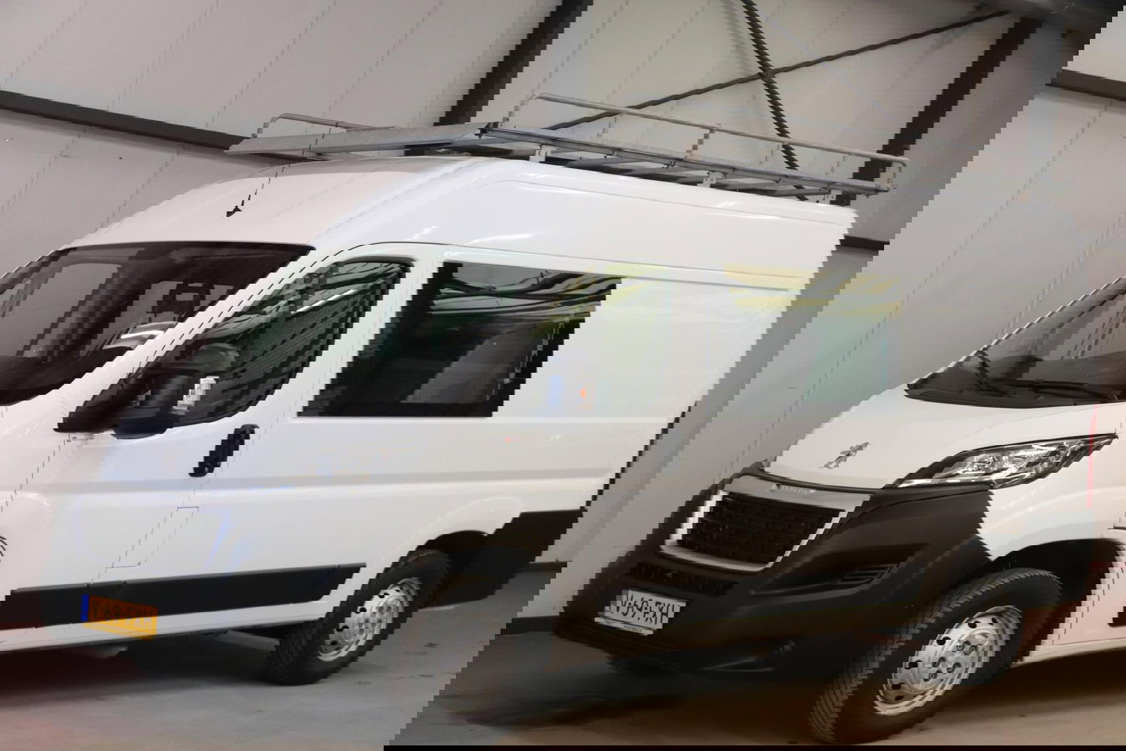 Peugeot Boxer L2H2 DUBBEL CABINE 7 personen IMPERIAAL Peugeot Boxer L2H2 DUBBEL CABINE 7 personen met IMPERIAAL