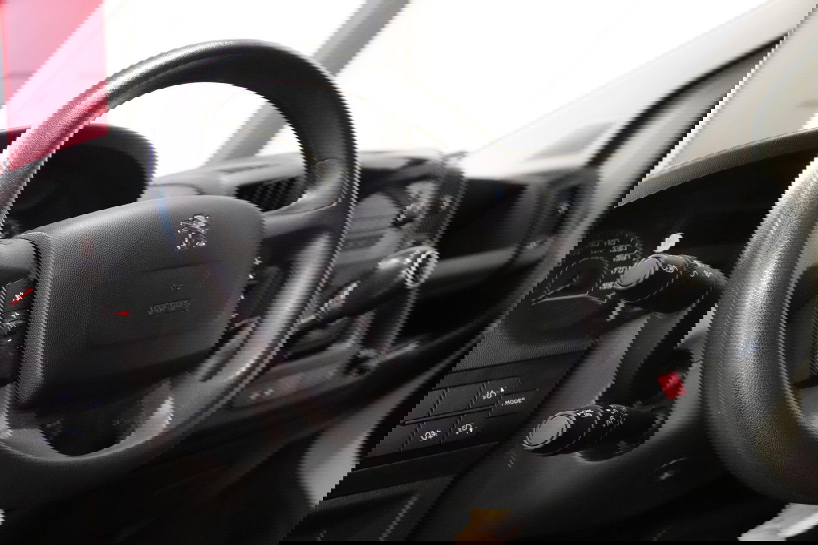 Peugeot Boxer L2H2 DUBBEL CABINE 7 personen IMPERIAAL Peugeot Boxer L2H2 DUBBEL CABINE 7 personen met IMPERIAAL