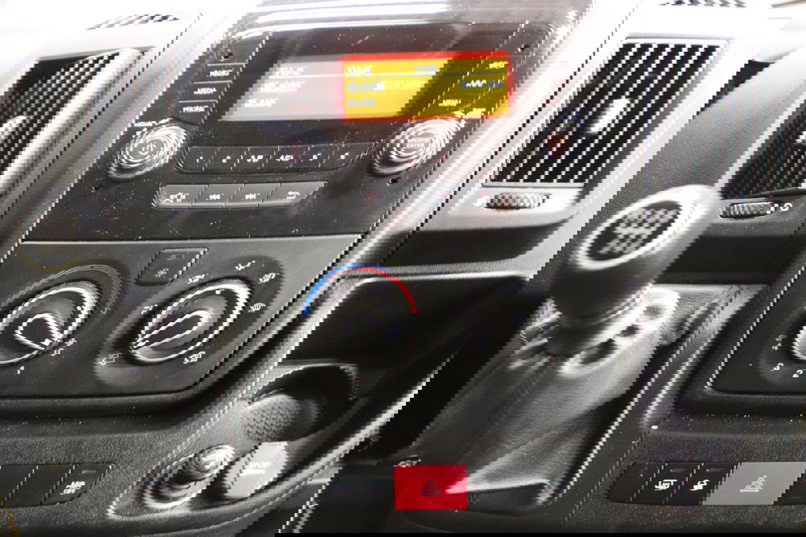 Peugeot Boxer L2H2 DUBBEL CABINE 7 personen IMPERIAAL Peugeot Boxer L2H2 DUBBEL CABINE 7 personen met IMPERIAAL