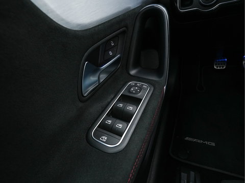 Mercedes-Benz A-Klasse 160 AMG-Sportpack Business-Solution (INCL-BTW) *WIDESCREEN-DIGI-COCKPIT | FULL-LED | LEATHER-MICROFIBRE | CAMERA | DYNAMIC-SELECT | CRUISE | HEATED-SPORTSEATS | PRIVACY-GLASS | DAB | AMBIENT-LIGHT | 18"ALU*