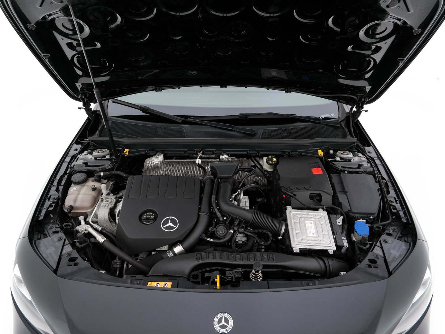 Mercedes-Benz A-Klasse 160 AMG-Sportpack Business-Solution (INCL-BTW) *WIDESCREEN-DIGI-COCKPIT | FULL-LED | LEATHER-MICROFIBRE | CAMERA | DYNAMIC-SELECT | CRUISE | HEATED-SPORTSEATS | PRIVACY-GLASS | DAB | AMBIENT-LIGHT | 18"ALU*