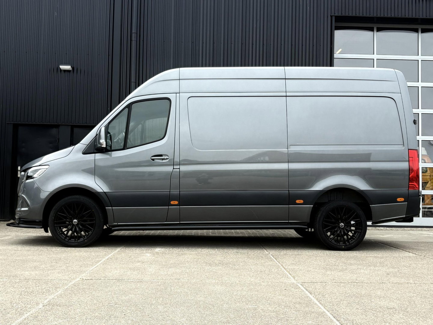 Mercedes-Benz Sprinter 317 1.9 CDI L2H2 RWD | STOELVERW. | DIKKE WIELEN | FRONTSPLITTER | STEPS
