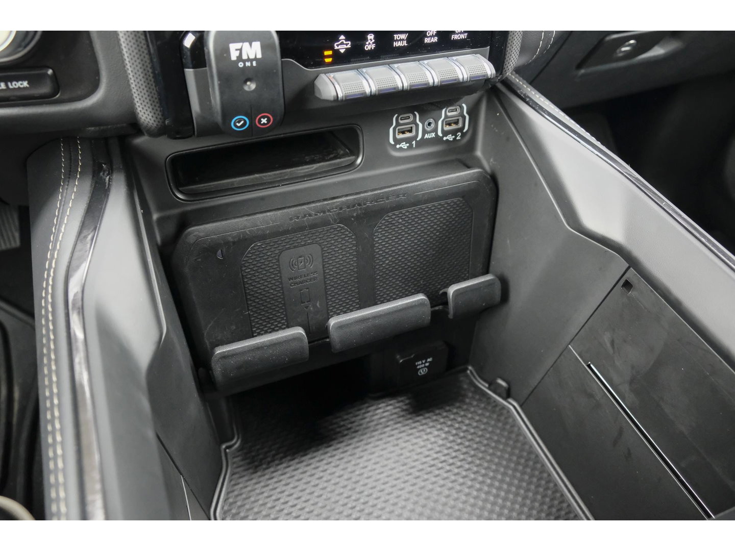 Dodge Ram 1500 5.7 V8 401pk 4x4 Limited LPG G3 Widebody Black&Red Luchtvering Trekhaak Head-up Harman/kardon Sidebars CUSTOM!!