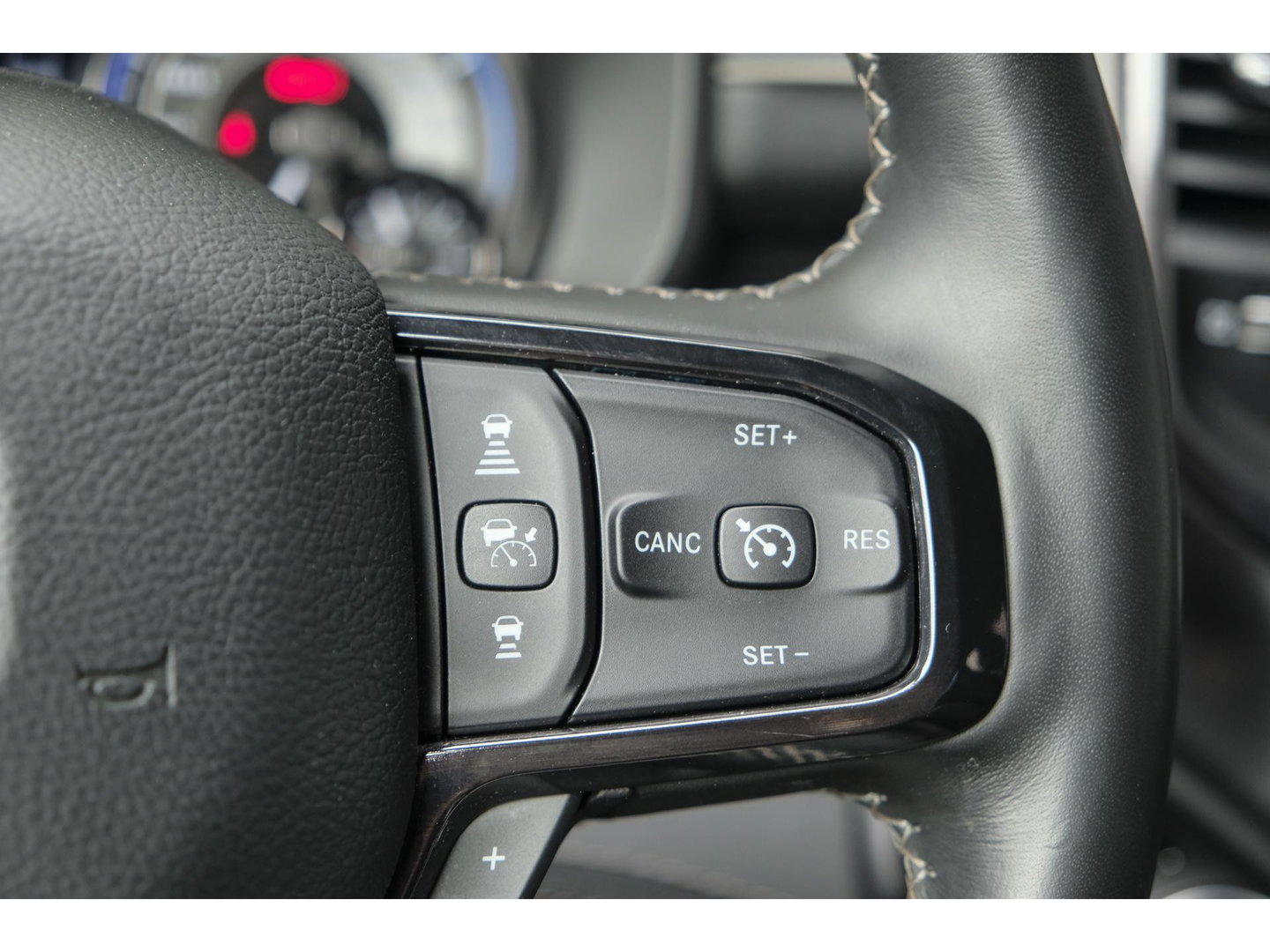 Dodge Ram 1500 5.7 V8 401pk 4x4 Limited LPG G3 Widebody Black&Red Luchtvering Trekhaak Head-up Harman/kardon Sidebars CUSTOM!!