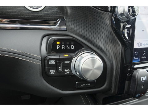 Dodge Ram 1500 5.7 V8 401pk 4x4 Limited LPG G3 Widebody Black&Red Luchtvering Trekhaak Head-up Harman/kardon Sidebars CUSTOM!!