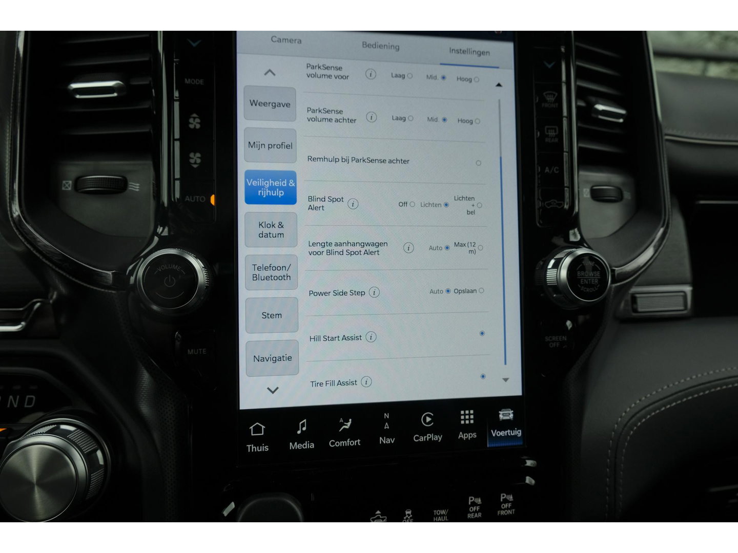 Dodge Ram 1500 5.7 V8 401pk 4x4 Limited LPG G3 Widebody Black&Red Luchtvering Trekhaak Head-up Harman/kardon Sidebars CUSTOM!!