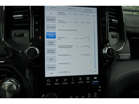 Dodge Ram 1500 5.7 V8 401pk 4x4 Limited LPG G3 Widebody Black&Red Luchtvering Trekhaak Head-up Harman/kardon Sidebars CUSTOM!!