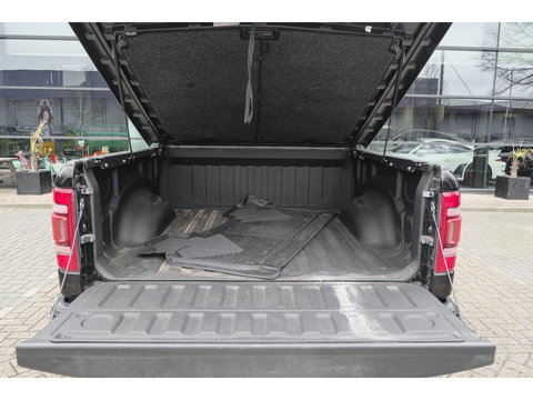 Dodge Ram 1500 5.7 V8 401pk 4x4 Limited LPG G3 Widebody Black&Red Luchtvering Trekhaak Head-up Harman/kardon Sidebars CUSTOM!!