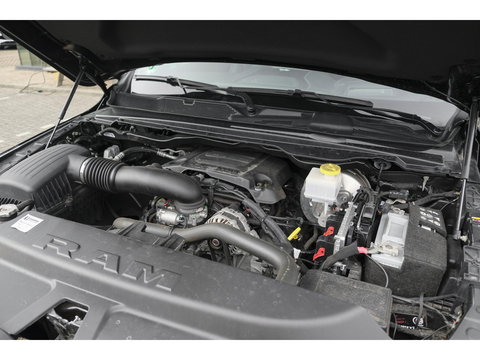 Dodge Ram 1500 5.7 V8 401pk 4x4 Limited LPG G3 Widebody Black&Red Luchtvering Trekhaak Head-up Harman/kardon Sidebars CUSTOM!!