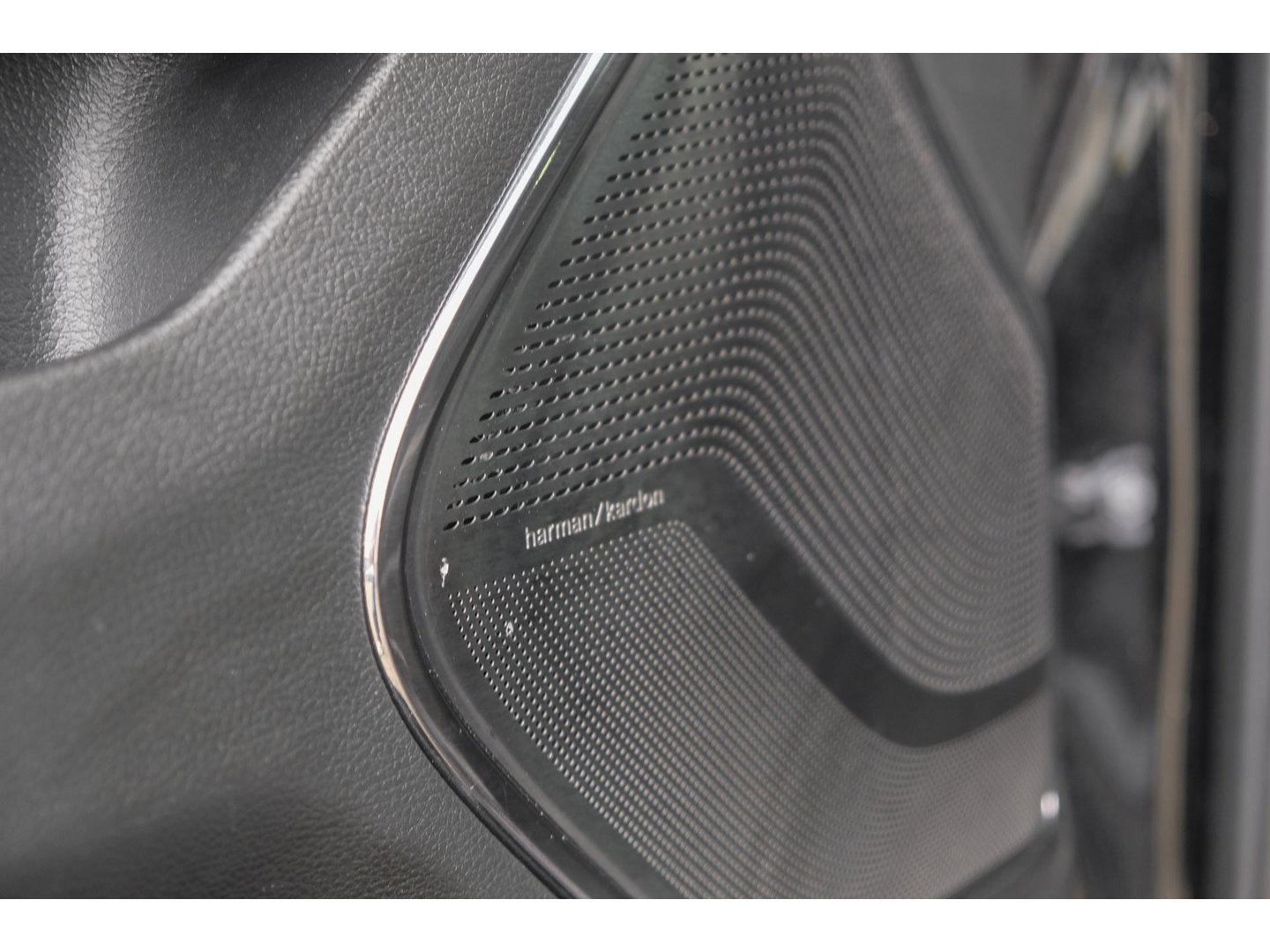 Dodge Ram 1500 5.7 V8 401pk 4x4 Limited LPG G3 Widebody Black&Red Luchtvering Trekhaak Head-up Harman/kardon Sidebars CUSTOM!!