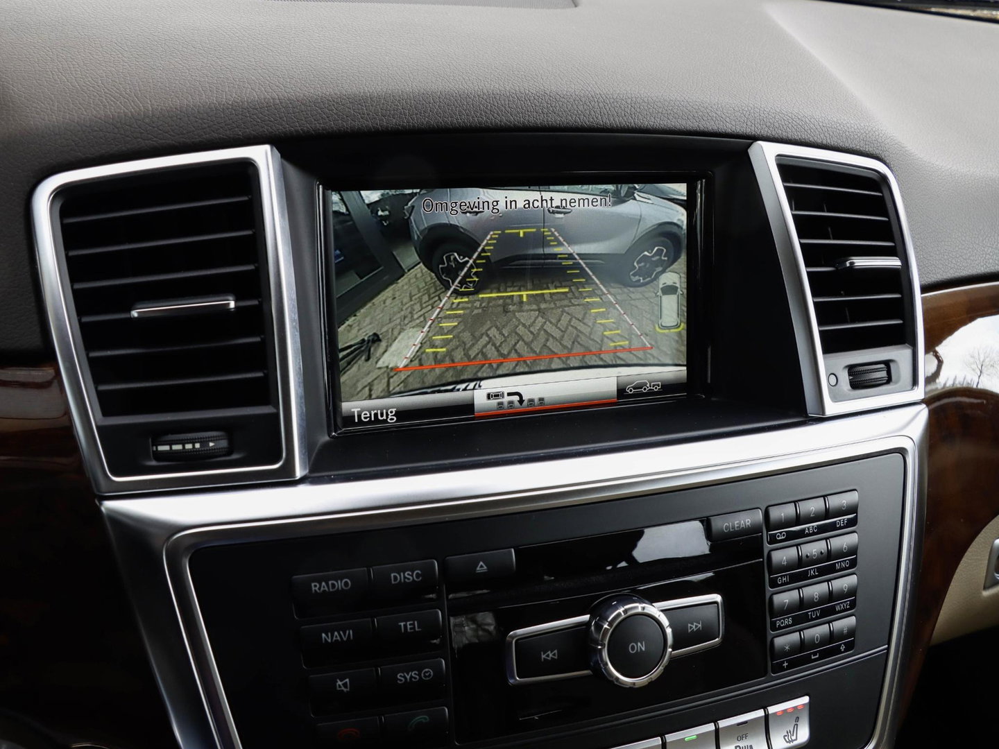 Mercedes-Benz M-Klasse 350 Luchtvering Leder Camera 306pk Trekhaak